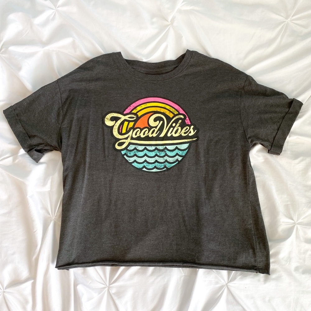 NWOT Modern Lux Good Vibes Cropped Tee
